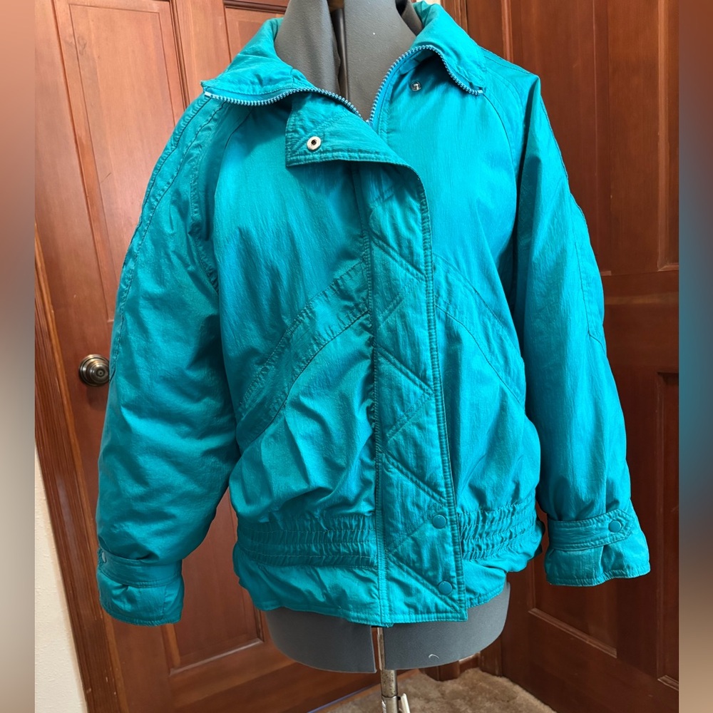 Jacket-Rainbow West teal jacket. Quilted with zipper closure.